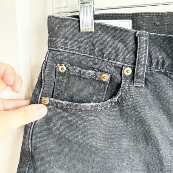 GAP Cheeky High Rise Midi Short Frayed Hem Button Fly Washed Black Size 27/4 R - Picture 6 of 10
